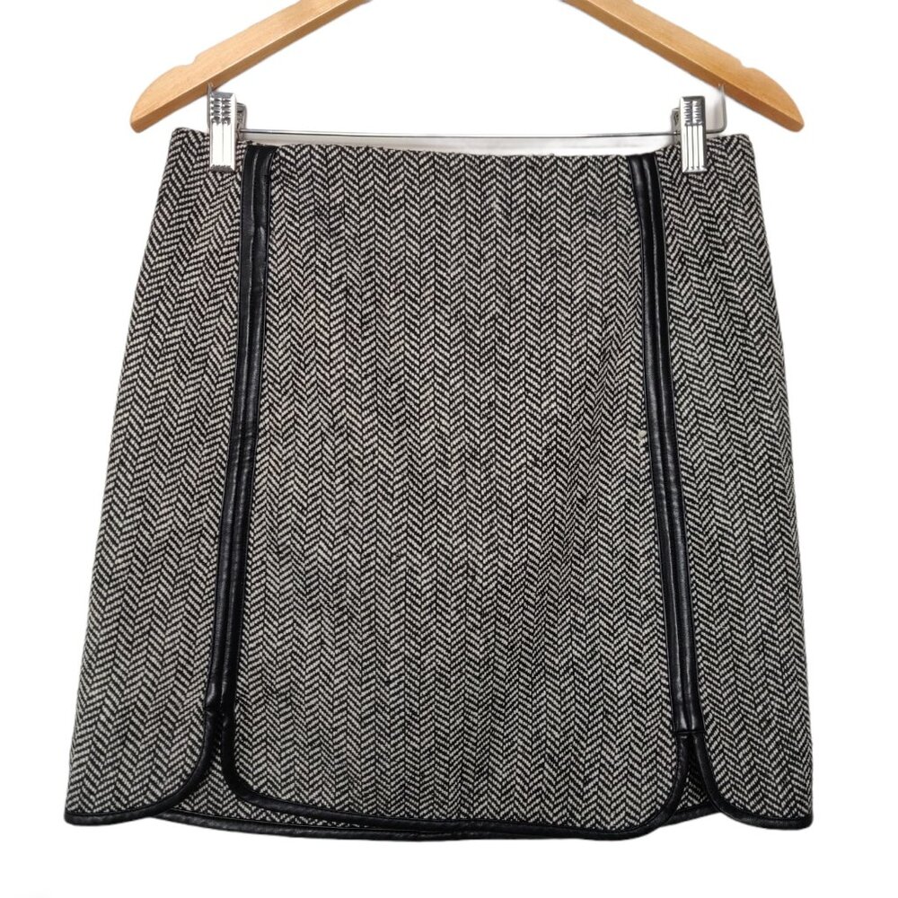 Joe Fresh Herringbone Tweed Black and White Mini Skirt Size 2